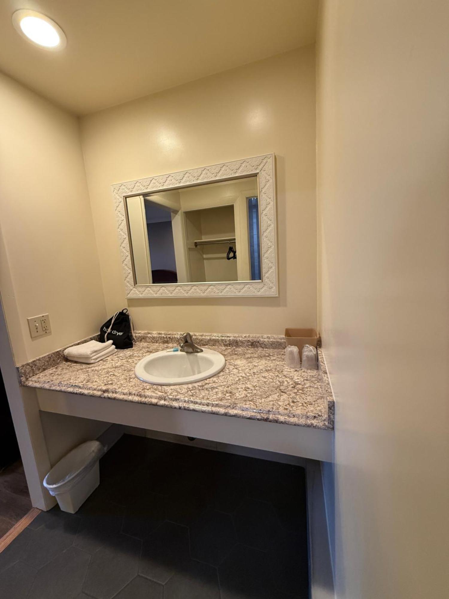 Brewster Heidi'S Inn מראה חיצוני תמונה