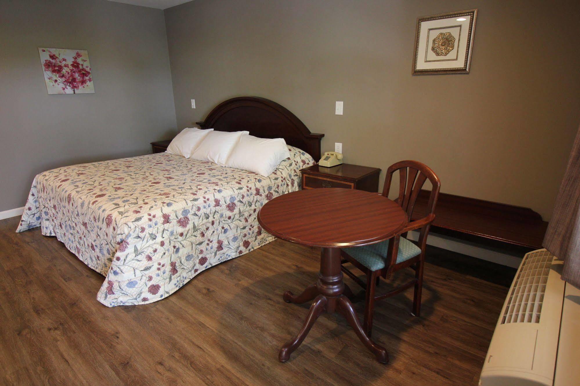 Brewster Heidi'S Inn מראה חיצוני תמונה