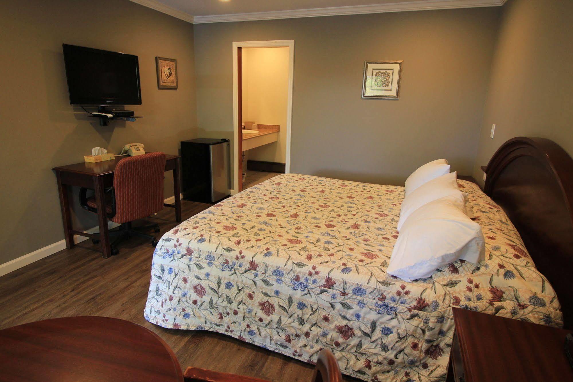 Brewster Heidi'S Inn מראה חיצוני תמונה